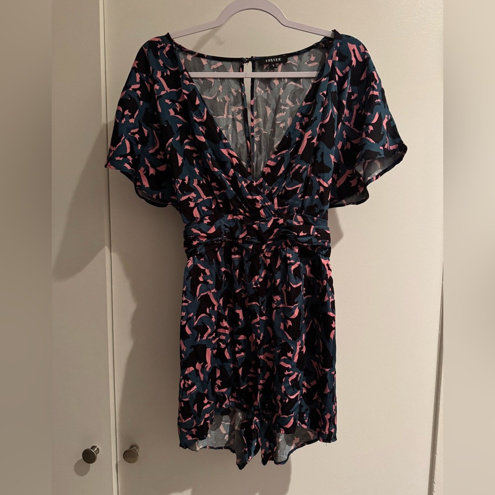 FOSTER Romper with V-Neck and Flutter Sleeves